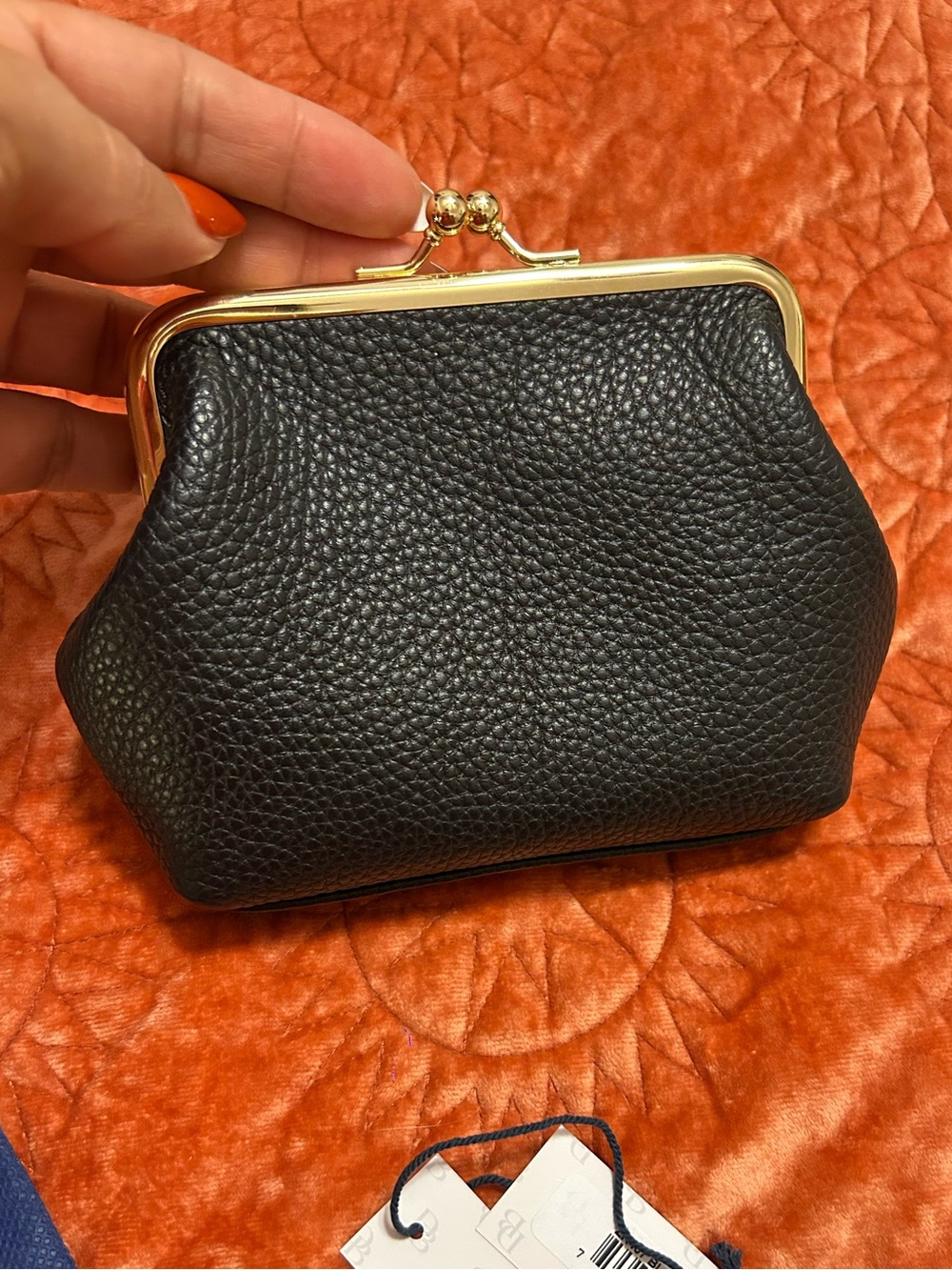 Dooney & Bourke Black Pebbled Leather Kiss-Lock Coin Purse wallet - Picture 2 of 6